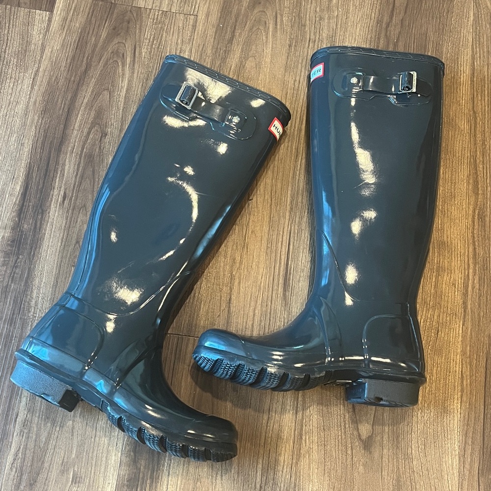 Hunter Classic Glossy Navy Blue Rubber Rain Boots